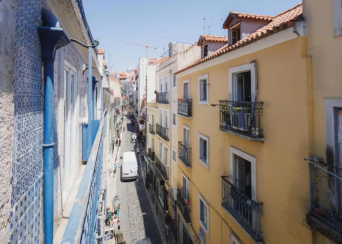 Akicity Mouraria Greenery *